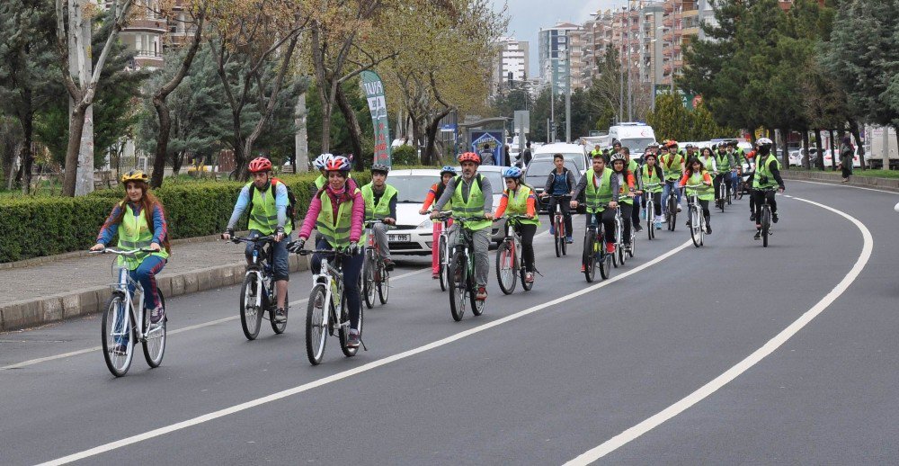 Pedalları Farkındalık Oluşturmak İçin Çevirdiler