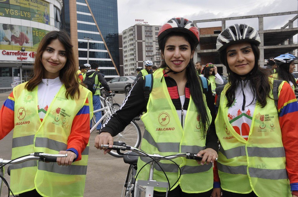 Pedalları Farkındalık Oluşturmak İçin Çevirdiler