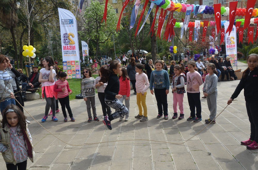 Sokak Oyunları Şenliği’nde Çocuklar Doyasıya Eğlendi