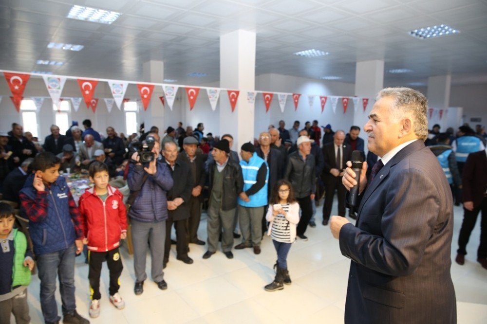 Gürpınar Mahallesi’nde Düğün Salonu Ve Spor Merkezi Hizmete Açıldı