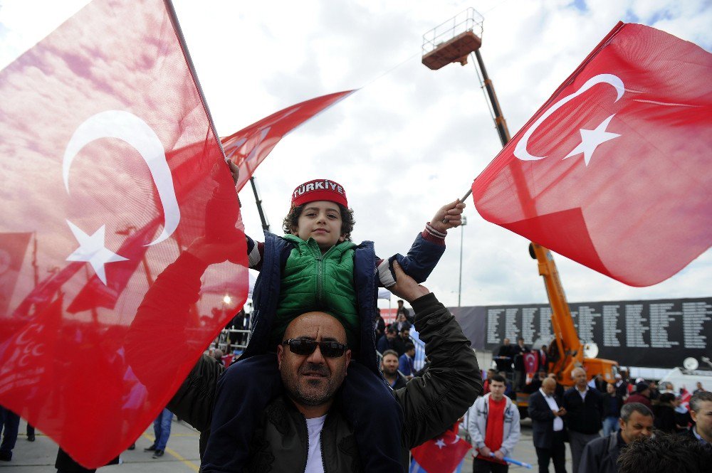 Yenikapı’da Mhp Mitingi Düzenleniyor