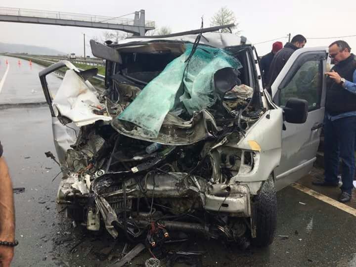 Rize’de İtfaiye Aracı Gürcü Plakalı Minibüsle Çarpıştı: 1 Ölü, 6 Yaralı