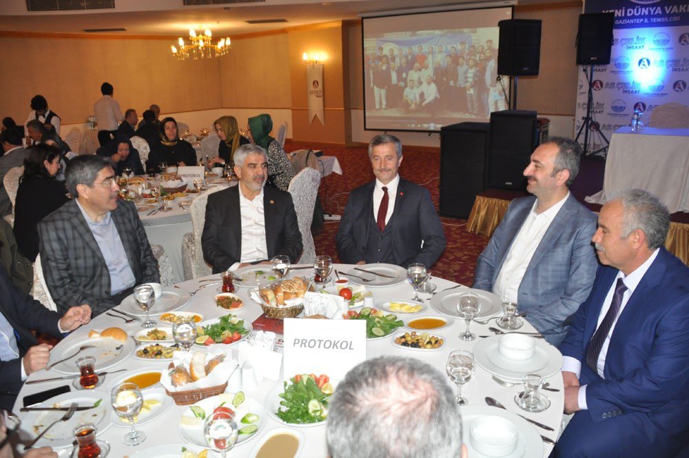 Gaziantep’te Referandum Ve Başkanlık Konferansı