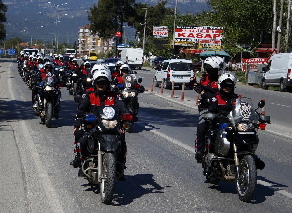 Antalya’da Polis Şehitliğinde Anma Töreni