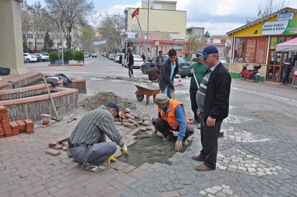 Gölbaşı İlçesinde Yol Bakım Çalışmaları Sürüyor