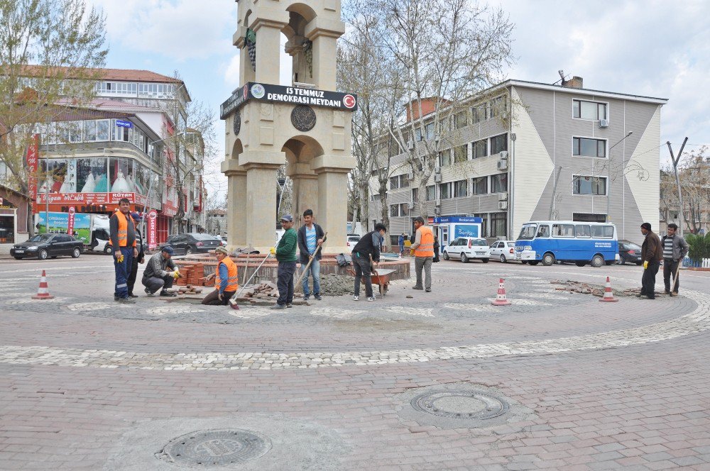 Gölbaşı İlçesinde Yol Bakım Çalışmaları Sürüyor