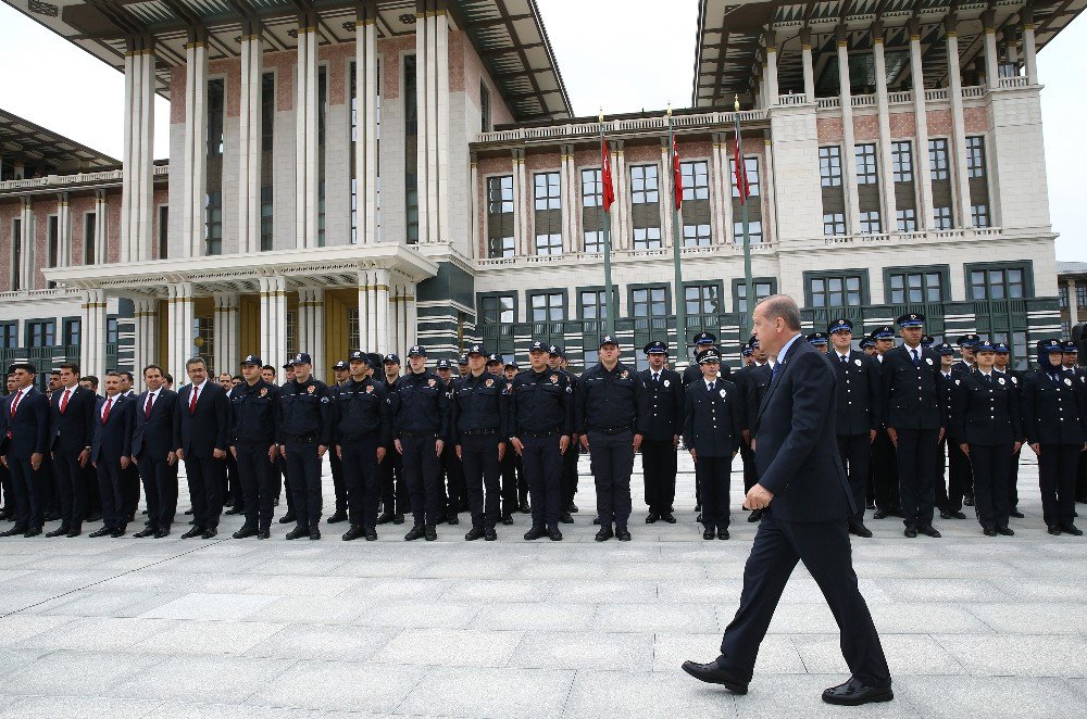 Cumhurbaşkanı Erdoğan Polislerle Bir Araya Geldi