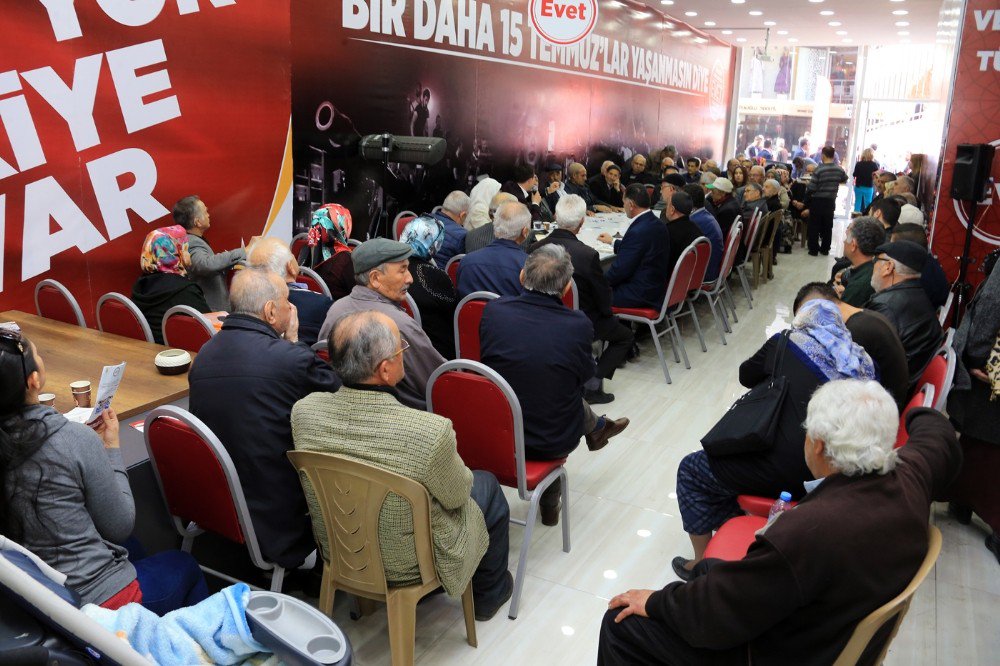 Denizli’de Referandum Bilgilendirme Merkezine Yoğun İlgi