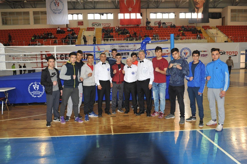 41 İlden 320 Sporcu Trabzon’da Şampiyon Olmak İçin Yumruk Atıyor