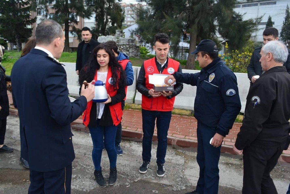 Kozlu Gençlik Merkezi Türk Polisinin Yanında