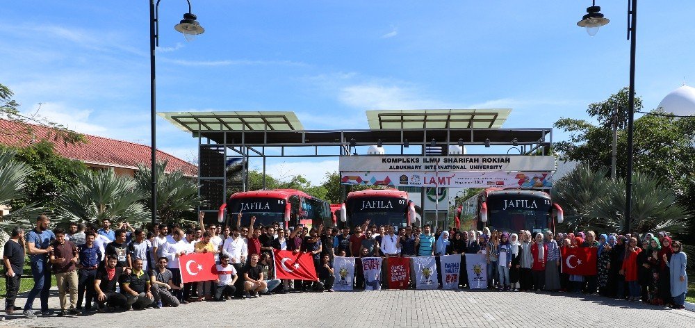 Oy Kullanmak İçin Malezya’dan Singapur’a Geldiler