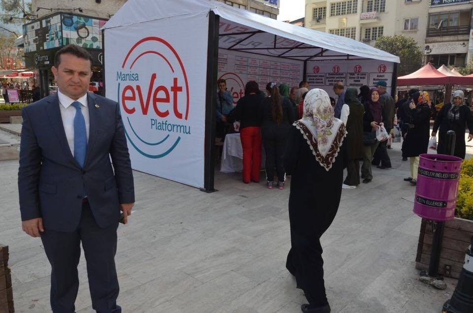 Manisa Evet Platformunun Standına Büyük İlgi