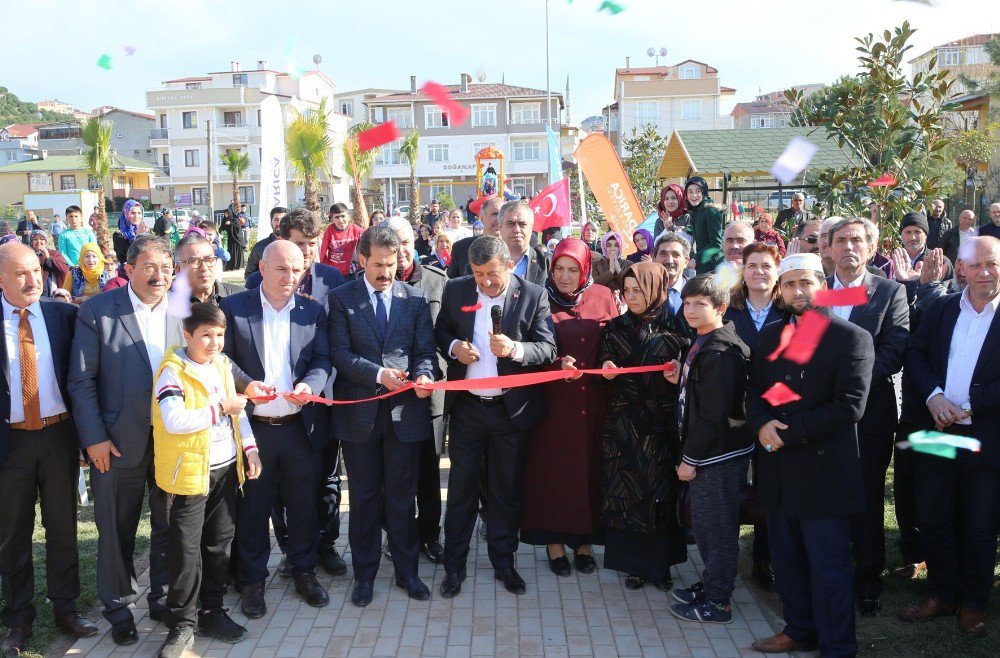 Darıca’da 16 Nisan Diriliş Parkı Açıldı