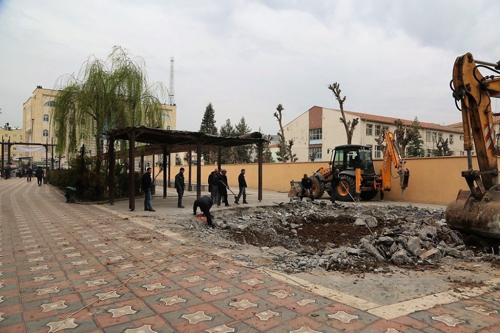 Cizre Belediyesi Çevre Düzenlemesi Ve Yenileme Çalışması Başlattı