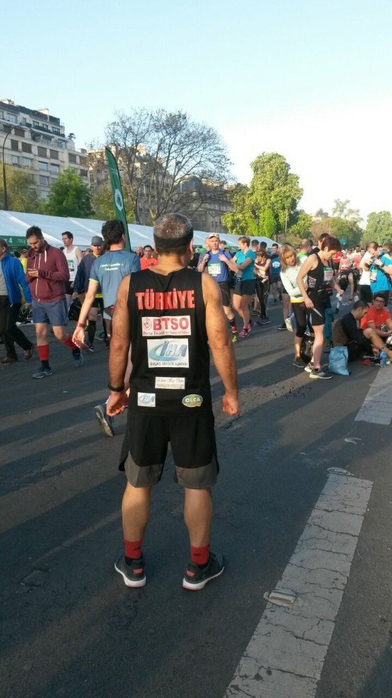 Koç, Paris Maratonunda Bursa’yı Temsil Etti