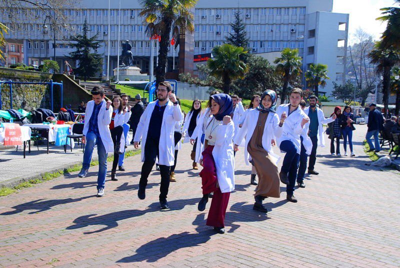 Beü Öğrencileri, "Yıllara Hayat Katmak İçin Hareket Et” Etkinliği Düzenledi