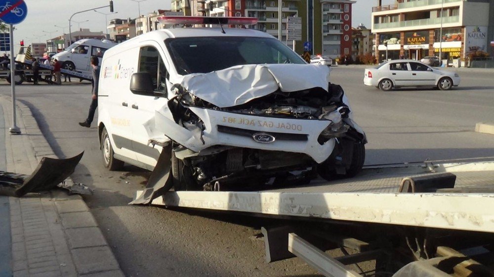 Denizli’de Trafik Kazası: 14 Yaralı