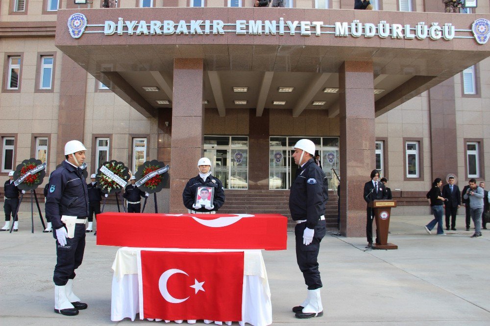 Diyarbakır’daki Patlama Şehit Olan Memur İçin Tören Düzenlendi