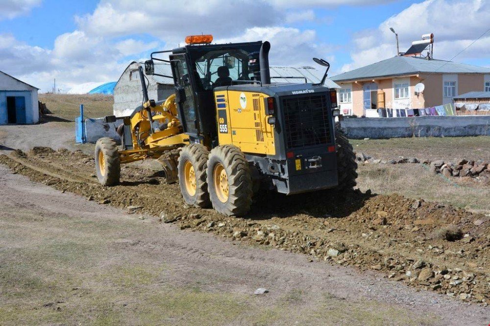 Dolu, Köylerde Yapılan Çalışmaları Yerinde Gördü