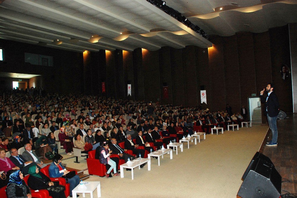 “Mutlu Ve Başarılı Çocuk Nasıl Yetiştirilir?” Semineri Düzenlendi