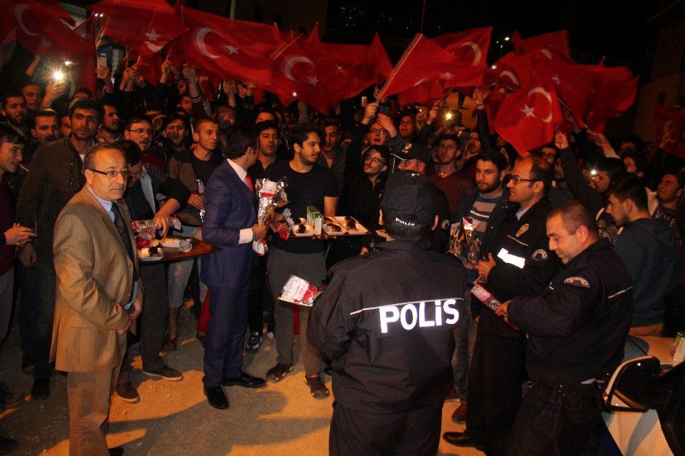 Kavga İhbarına Giden Polise Sürpriz