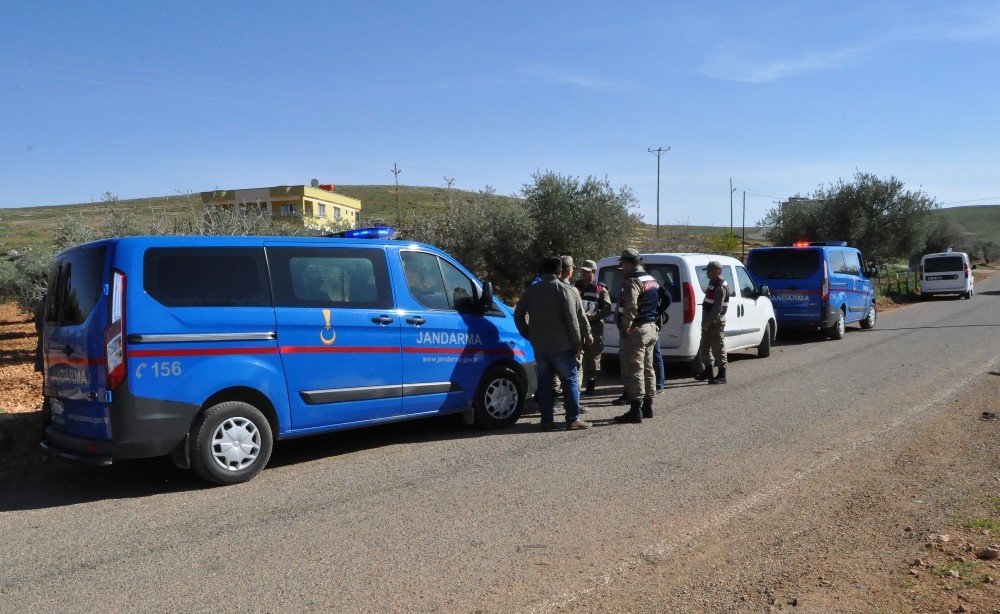 Dur İhtarına Uymayan Araçtan Polise Ateş Açıldı