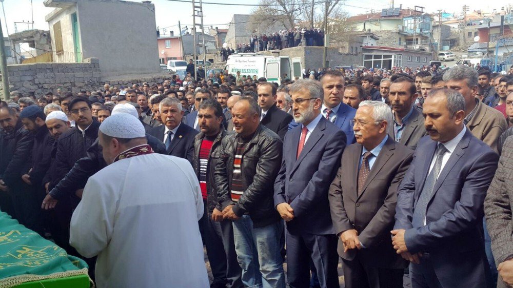 Kayseri’deki Kazada Ölen Öğrenci Son Yolculuğuna Uğurlandı