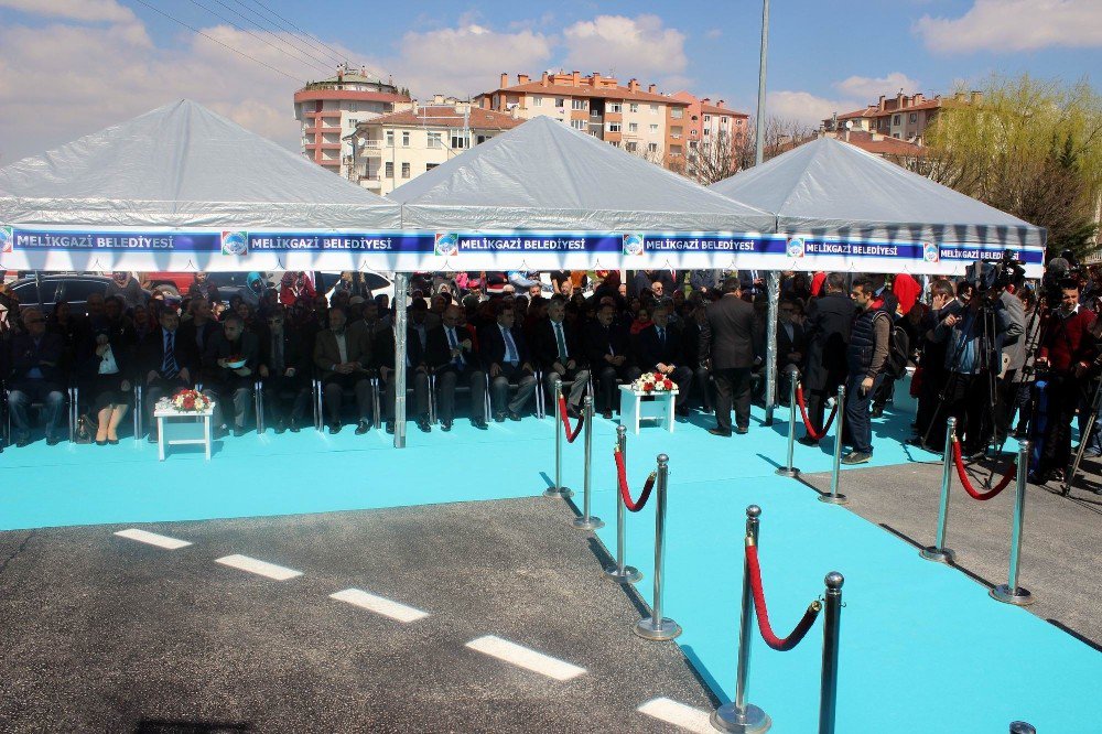 Melikgazi Belediyesi Tarafından Yaptırılan Gökkent Pazar Yeri Ve Sosyal Tesisleri Tanıtıldı