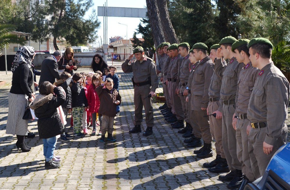 Minik Öğrenciler Jandarmanın Misafiri Oldu