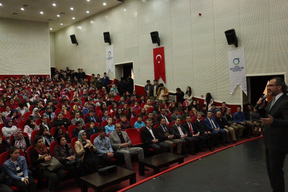 Öğrencilere "Başarıya Gülümse" Semineri