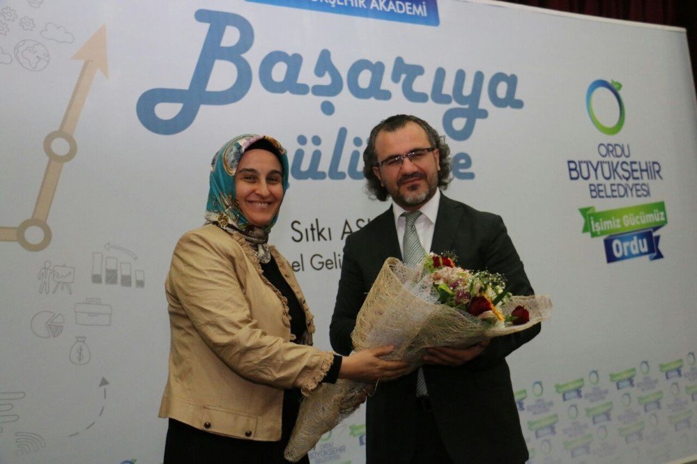 Öğrencilere "Başarıya Gülümse" Semineri