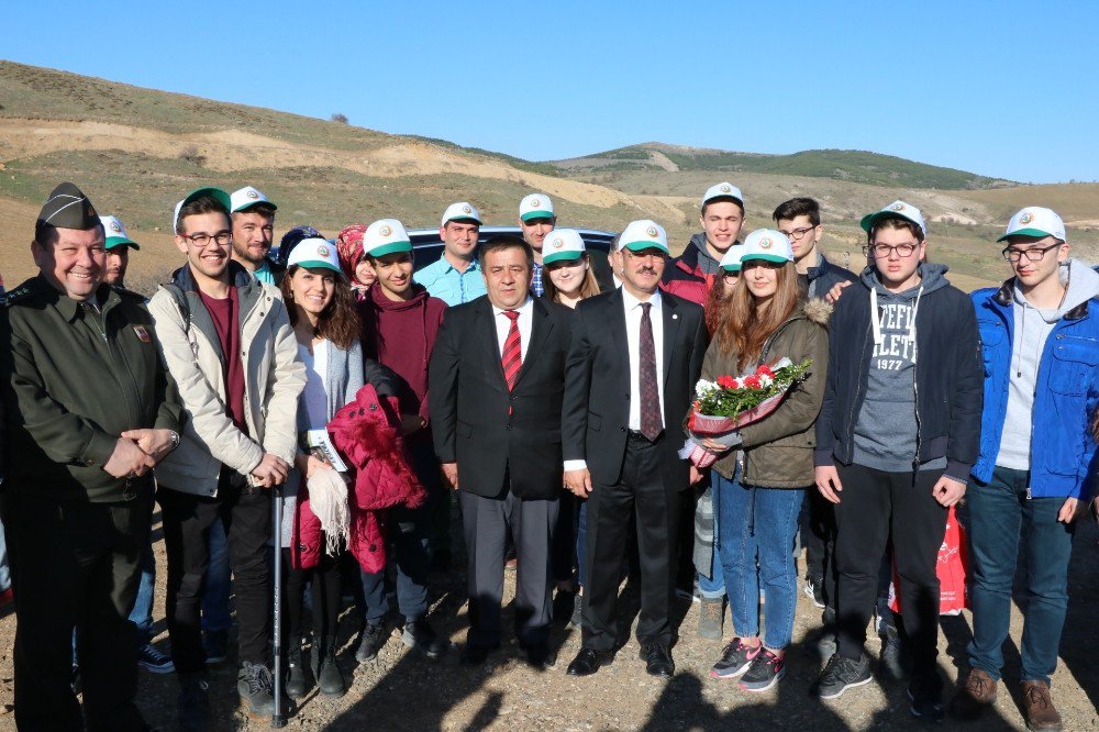 Yozgat’ta 15 Temmuz Şehitleri Hatıra Ormanı’na Fidan Dikildi