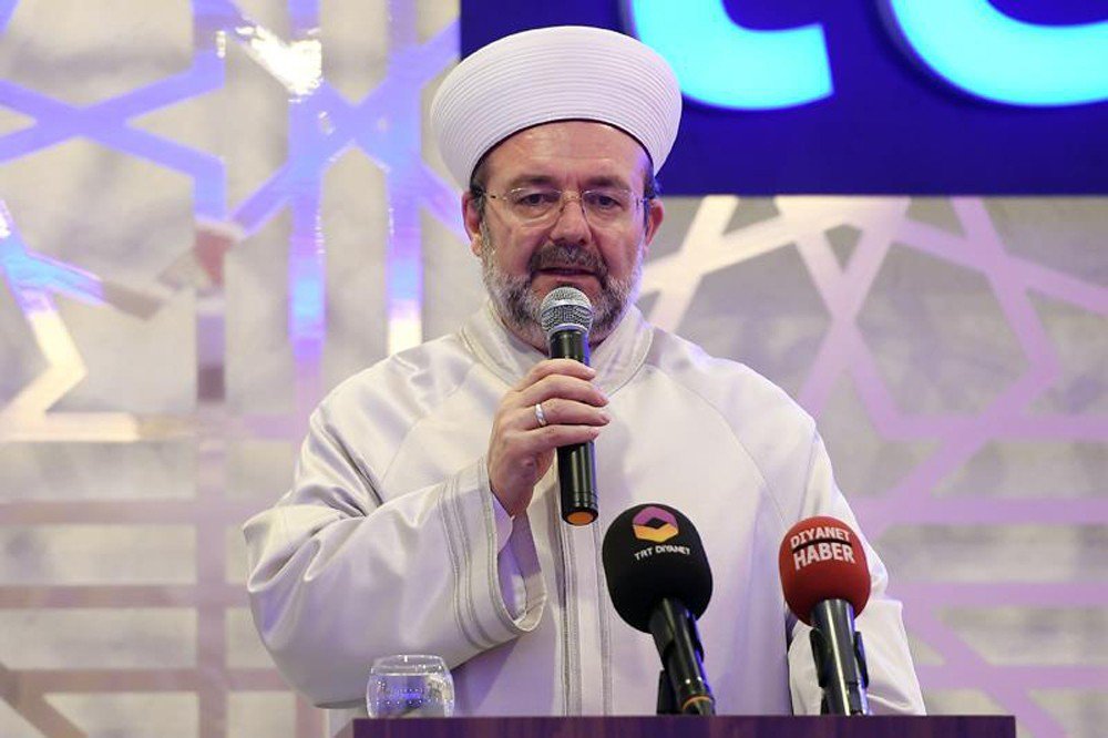 Diyanet İşleri Başkanı Görmez Hafızlık Eğitimi Alan Öğrencilerle Bir Araya Geldi