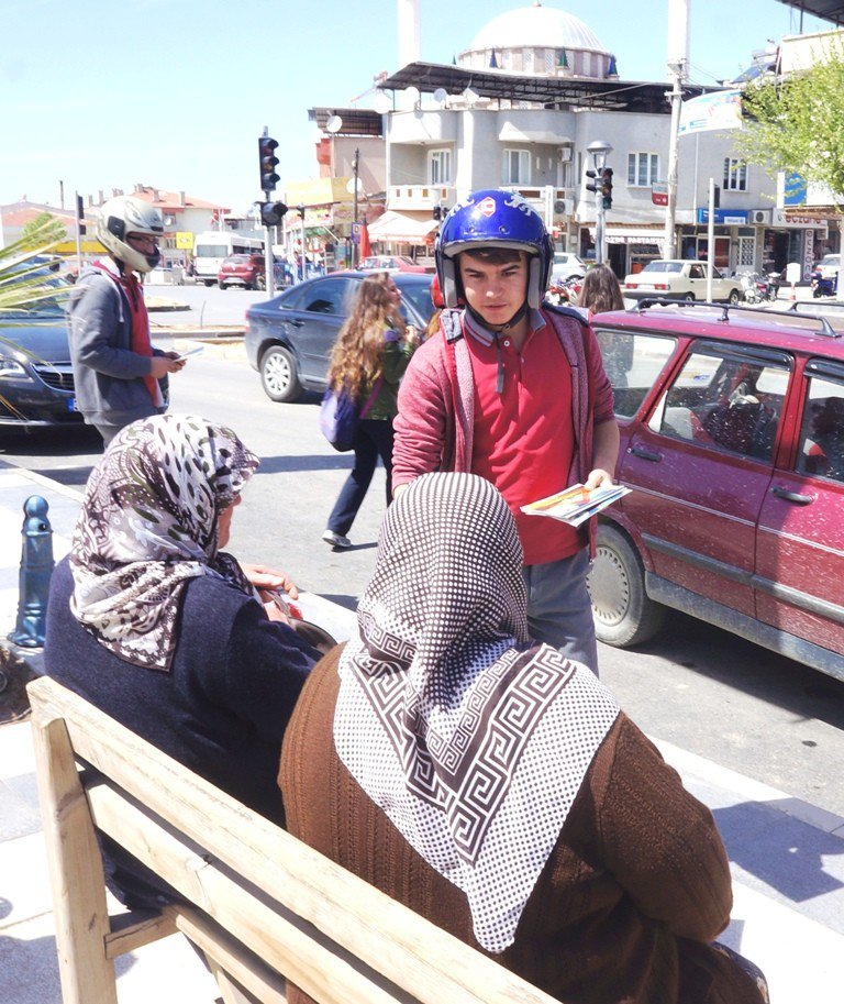 Öğrencilerden Kask Takma Farkındalığı