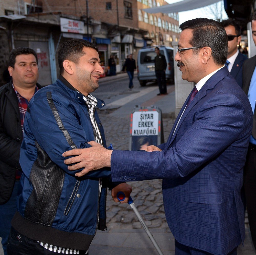 Diyarbakır Büyükşehir Belediyesi Başkanı Cumali Atilla: