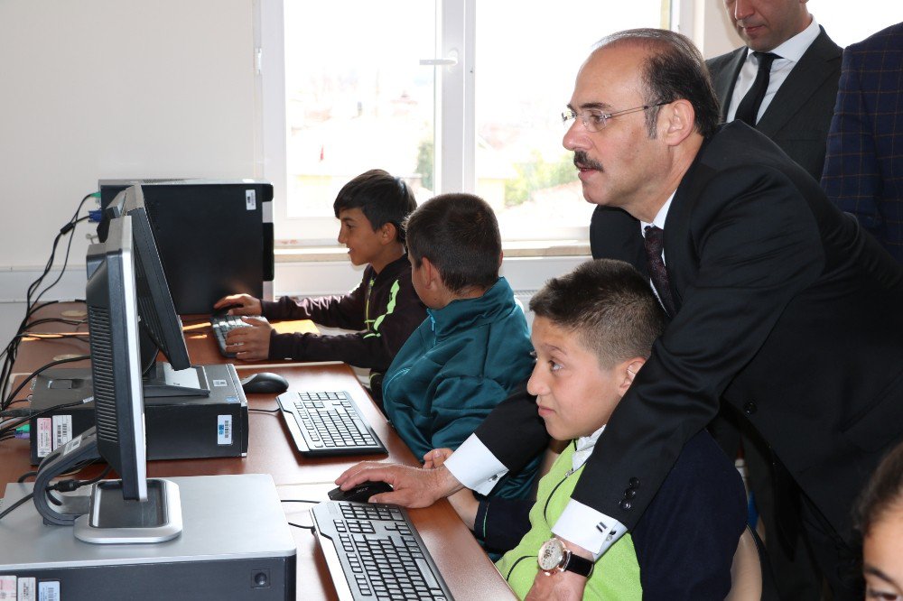 Yozgat’ta Öğrenciler İçin Bilişim Sınıfı Oluşturuldu