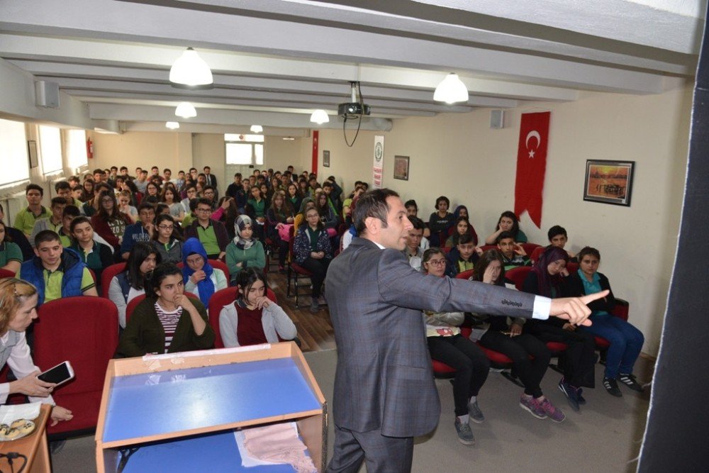 Şeker Anadolu Lisesi Öğrencilerine Geri Dönüşüm Eğitim Semineri Verildi