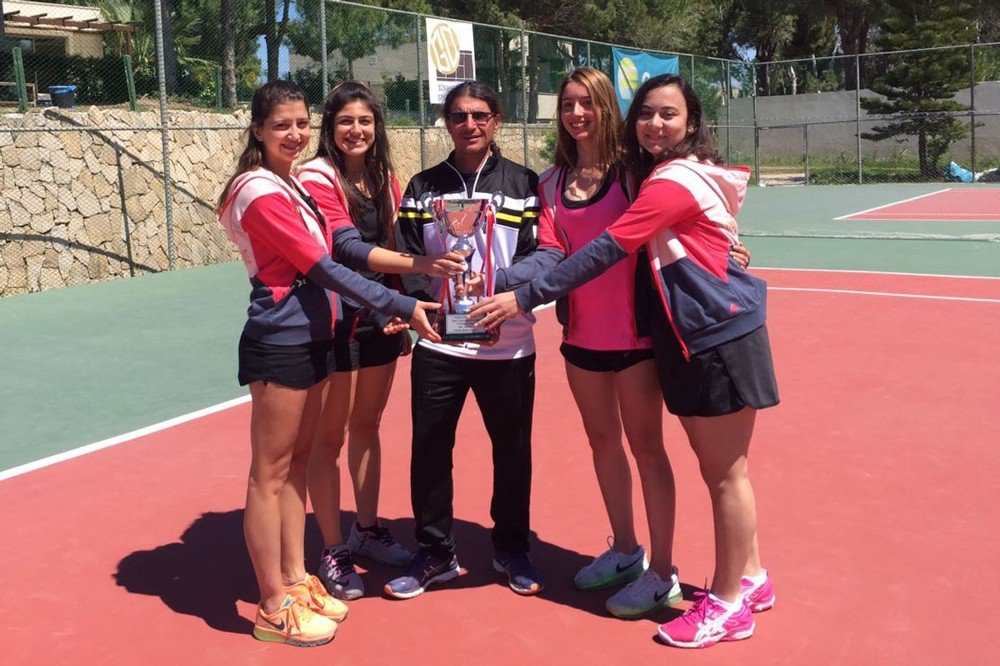 İzmir Ekonomi Üniversitesi Kız Tenis Takımı 1. Lig’de