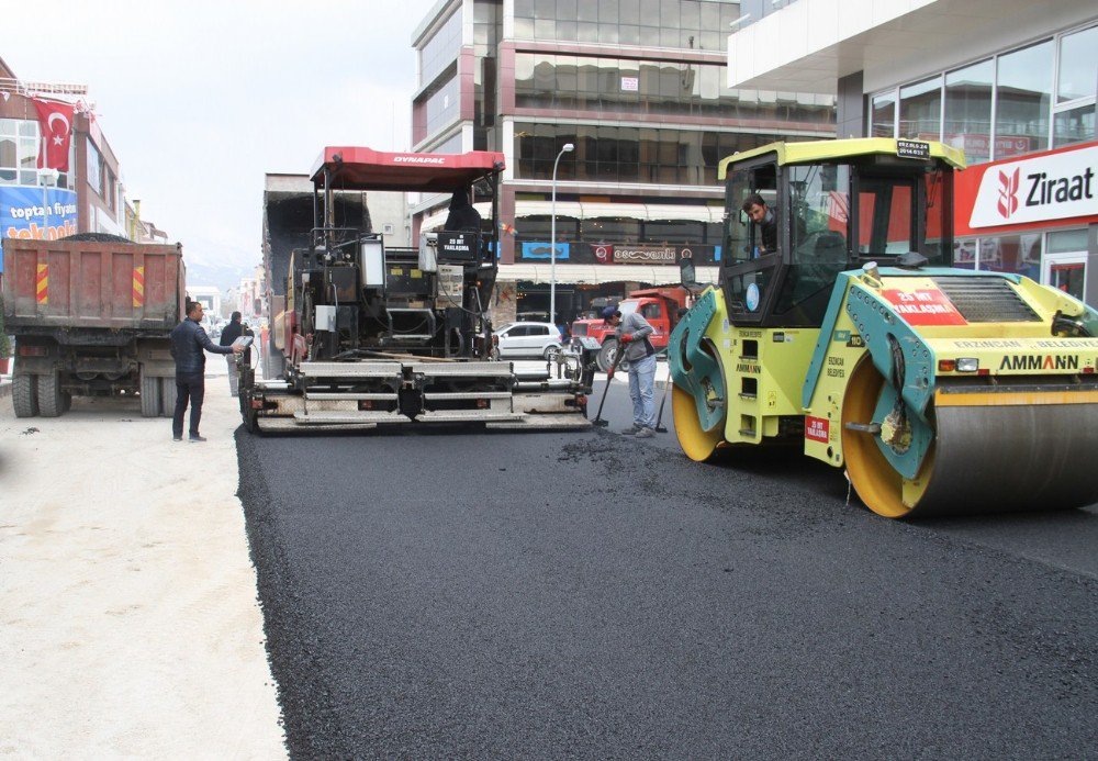 Asfalt Çalışmaları Devam Ediyor