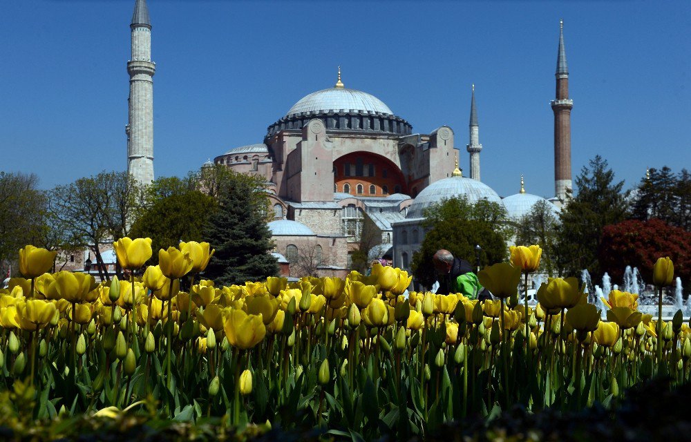 İstanbul’da Lale Zamanı