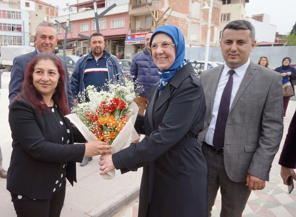 Eski Bakan Ramazanoğlu Sarıgöl’de