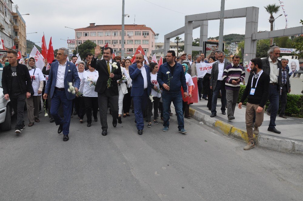 Ak Parti’den Söke’de ‘Türkiye İçin Evet’ Yürüyüşü