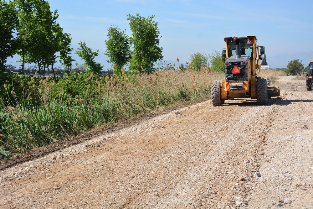 Şehzadeler’de Ova Yolu Yolu Çalışmaları Sürüyor