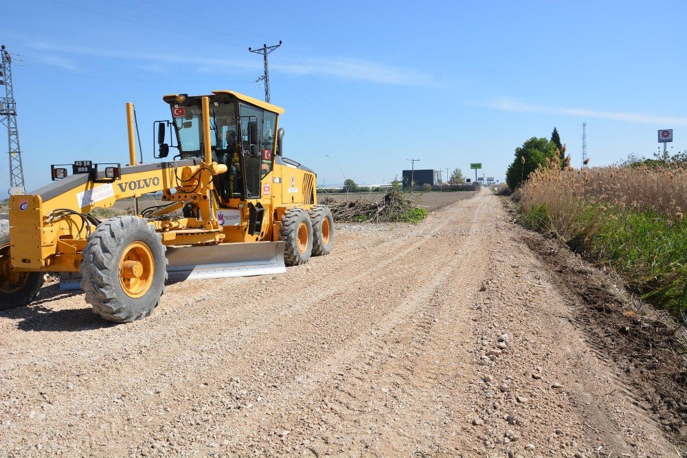 Şehzadeler’de Ova Yolu Yolu Çalışmaları Sürüyor