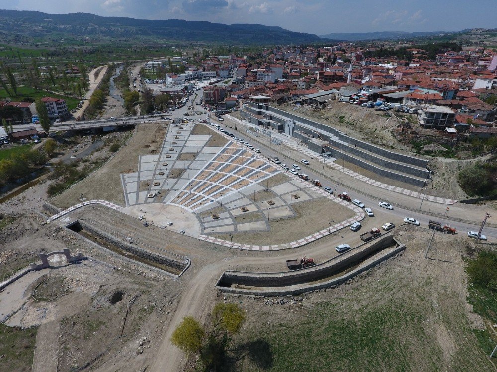 Selendi Çayı Güvenli Hale Getirildi