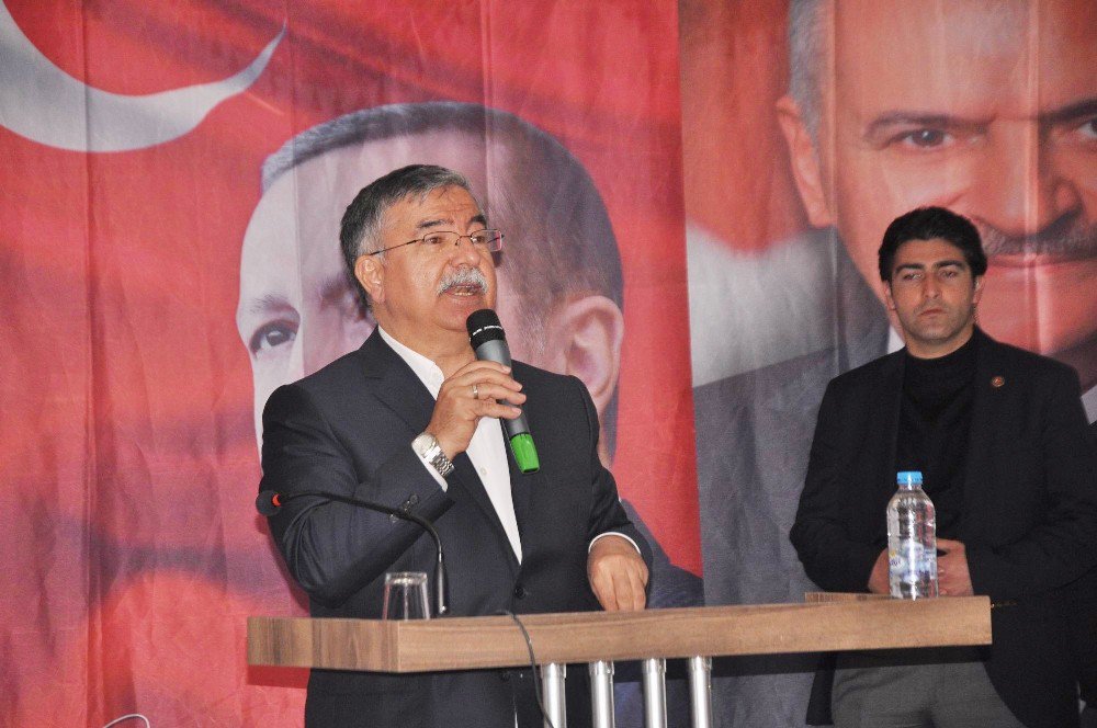 Bakan Yılmaz Referandum Mesaisini Sürdürüyor