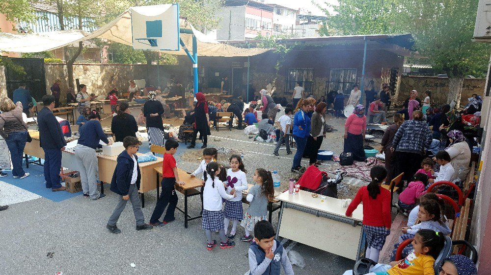 Okulun İhtiyaçları İçin 7 Bin Gözleme Sattılar