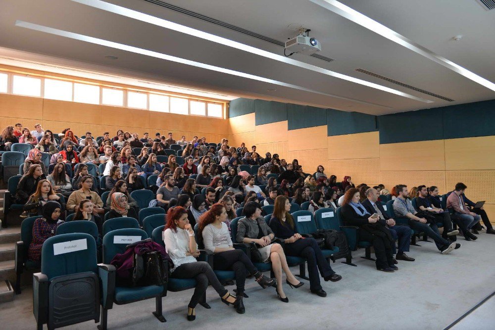 ‘Çeviride Uzmanlık’ Konferansı Saü’de Düzenlendi