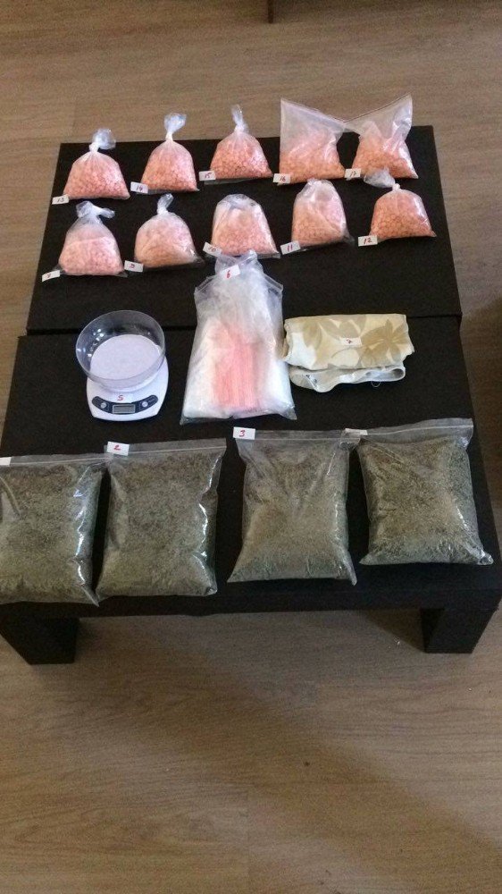 10 Bin Adet Uyuşturucu Hap Ve 2 Kilogram Bonzai Ele Geçirildi