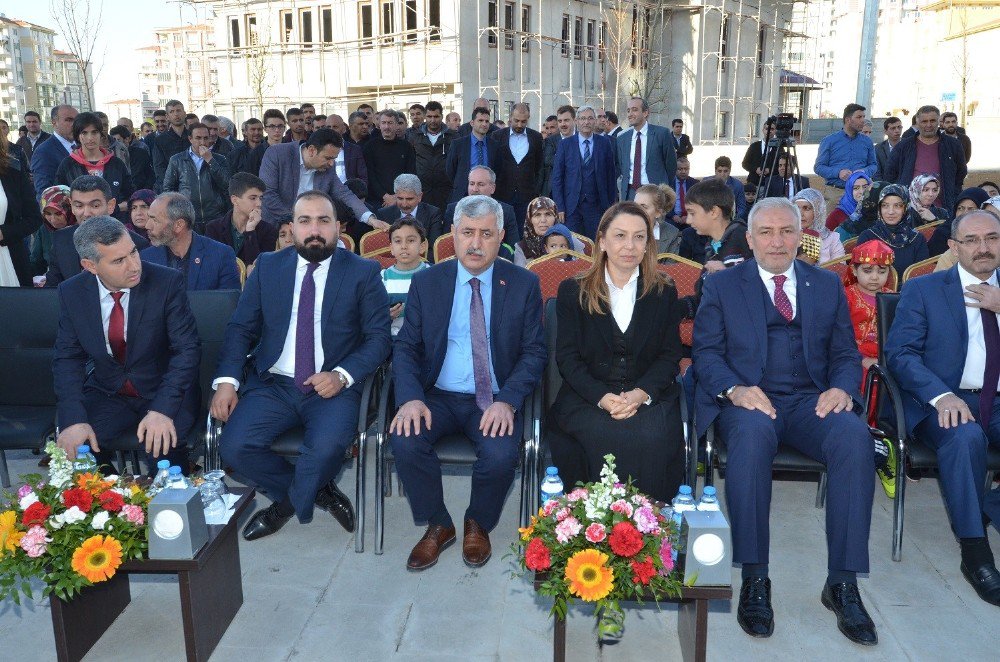 Yeşilyurt Belediyesi Fethi Gemuhluoğlu Bilgi Evi Hizmete Girdi